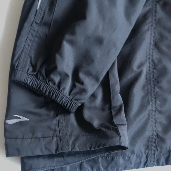 Brooks Black Size Small Full Zip Windbreaker Jacket Shelter Technology Active - Picture 3 of 12